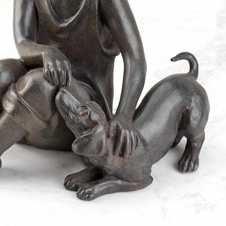 Статуэтка Сидящий мальчик с собакой Seated Boy With Dog