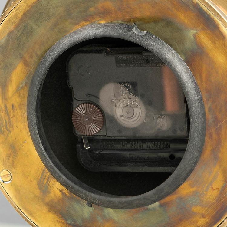 Круглые настольные часы на подставке Round Table Clock