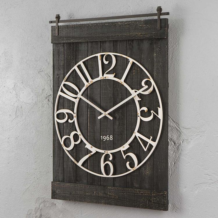Настенные часы из крашеного дерева Барни Barney Black Pine Clock
