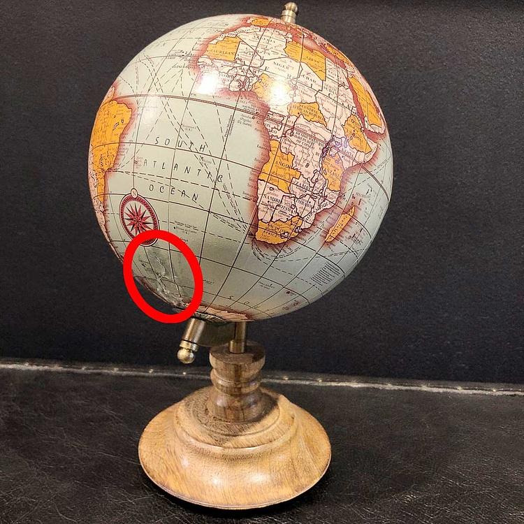 Винтажный зелёный глобус на деревянном основании дисконт3 Vintage Globe Green Gold On Natural Base discount3