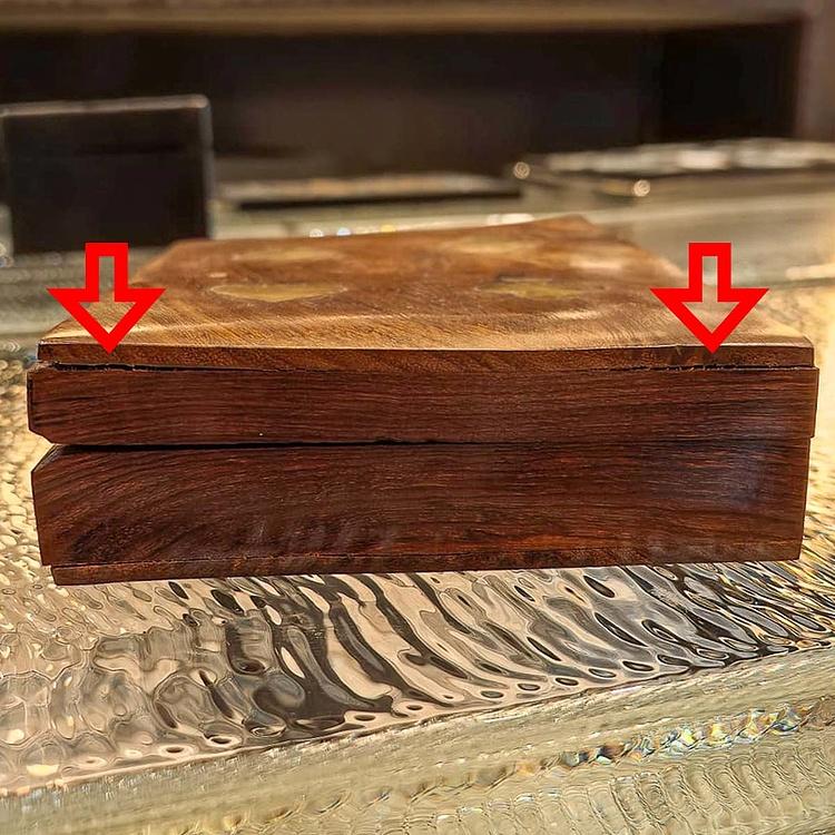 Деревянная шкатулка с двумя колодами игральных карт и костями дисконт Wooden Box With 2 Card Games And Dices discount