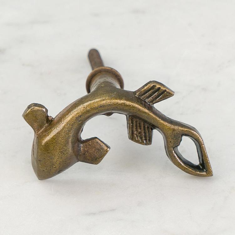 Мебельная ручка Рыбка Кои латунного цвета Chic Koi Fish Knob Brass Antique