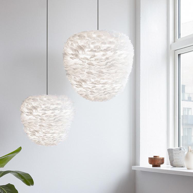 Подвесной светильник Эос Эвиа на белом проводе, белые перья, L Eos Evia Hanging Lamp With White Cord Large