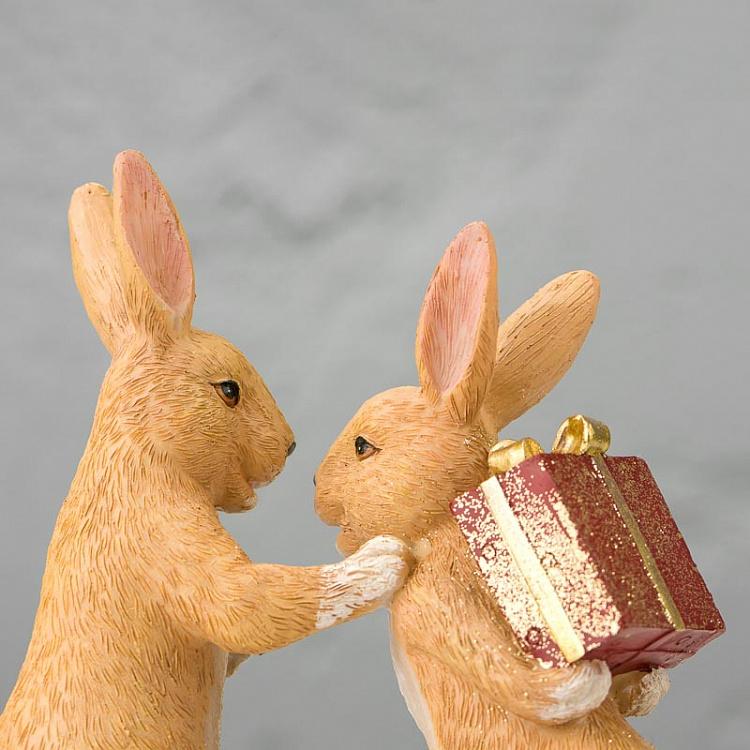 Статуэтка Рождественские зайцы с подарком Xmas Rabbits With Gift 19 cm