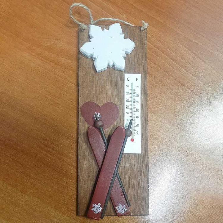 Настенный деревянный термометр с лыжами и снежинками дисконт1 Wooden Thermometer With Ski And Snowflakes 24 cm discount1