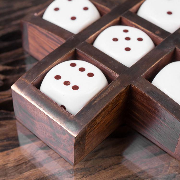 Игральные кости в лотке Dice Game On Tray