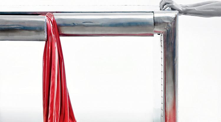 Стол Aviator Streamline (Timothy Oulton) попал в десятку журнала Esquire