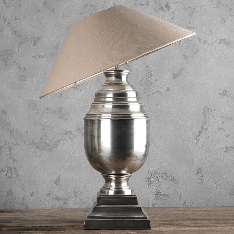 Настольная лампа с бежевым льняным абажуром Кубок XL Table Lamp Trophy Tarnished Silver XL With Shade Hemp Sand Coolie