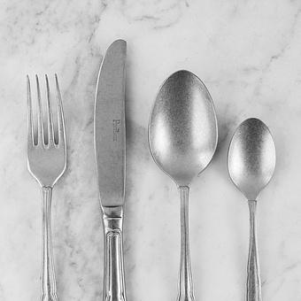 Набор из 126-ти столовых приборов Set Of 126 Cutlery Pieces Settecento Stone Washed Wooden Box