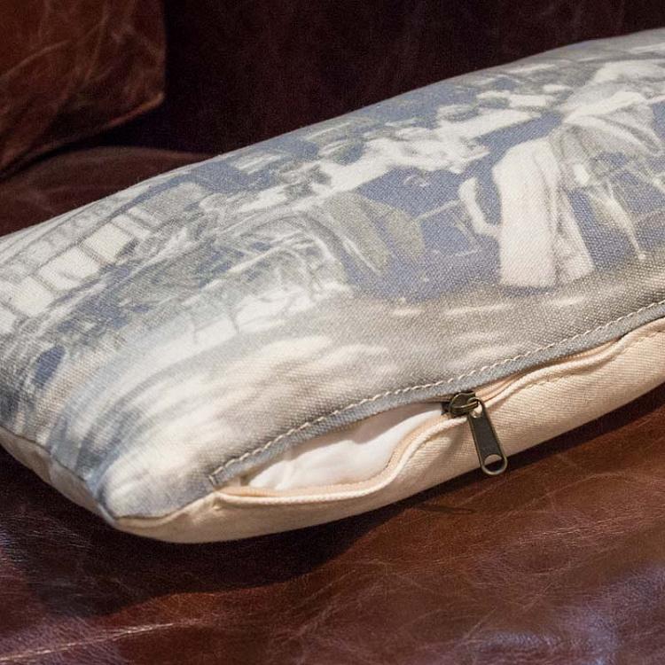 Декоративная подушка Эмили Парижское кафе, S Emelie's Cafe De Paris Cushion Kidney